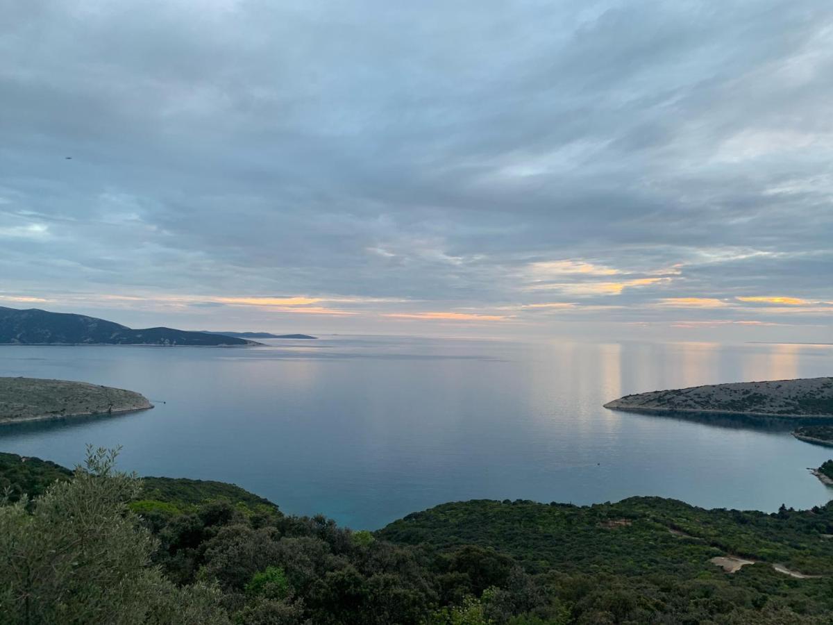 Ustrine View Exterior foto